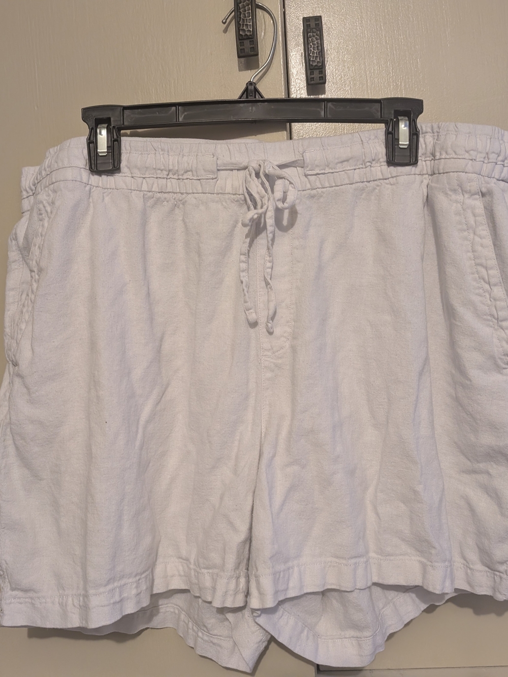 Old Navy Women's White Drawstring Athletic Shorts Size XL